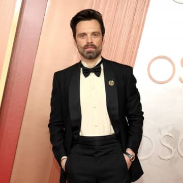 セバスチャン・スタンとレオ・ウッドール、実話に基づいた新作映画でゲイカップル役に