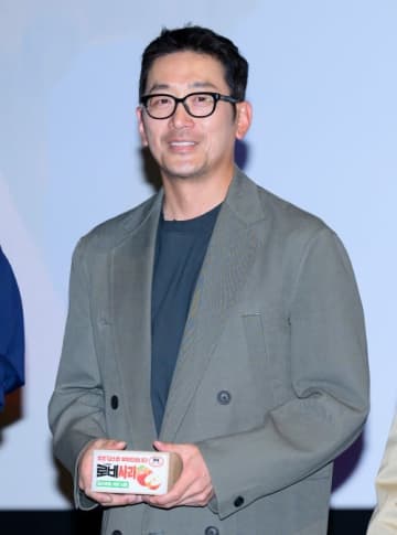 「俳優の名前を使った金銭詐欺が発生」ハ・ジョンウ所属事務所が被害を公表