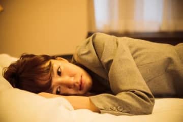 “黙って辞めた”被害女性がSNSで語りはじめた　「膝の上に乗れ」「無理やりキス」職場セクハラで退職の実態