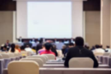 100株買ったので株主総会に参加する権利を手に入れました。「株主総会」って何を決めているところなのでしょうか？