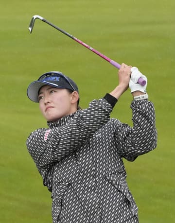岩井千怜、3打差13位に浮上　米女子ゴルフ、原英莉花ら19位