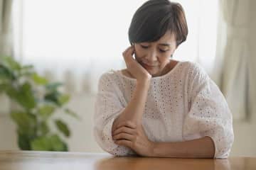 「夫が実家を相続したのに…」　距離なしの義姉とお金にがめつい夫に悩む女性　選ぶべき未来とは