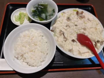 【西新宿】龍驤（ロンシャン）でボリュミーな日替わりランチ700円〜