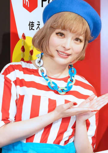 「どこ！？日本！！？？」きゃりーぱみゅぱみゅ、まさかの食事風景に「ご飯どころじゃない」「ミステリー」と驚きの声