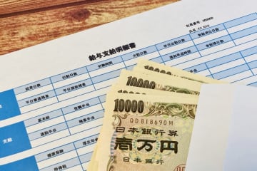 「4・5・6月に働きすぎると税金が高くなる」と聞きました。年度初めは忙しく「月20時間以上」残業しているのですが、いくらくらい高くなりますか？