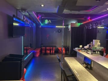 【大阪】寿司とポールダンスが楽しめる!エンタメ寿司バー｢Rising(ライジング)｣が話題