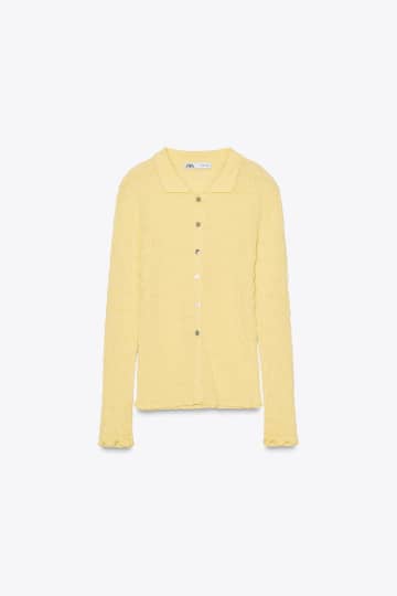 【ZARAの淡イエロー】がセンス良すぎ！ 1点投入でオシャレ♡「着映えトップス」