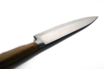 「包丁」はこう捨てて！ゴミ出しで、清掃作業員を危険から守る包丁の適切な処分方法