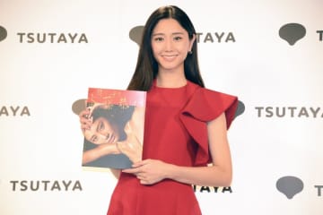 斎藤恭代　３作目写真集が発売　注目ポイントは「カモシカみたいな脚」