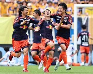 勝点１差のJ２上位対決はRB大宮に軍配！ 豊川雄太の２戦連発弾など仙台を３－０撃破、２位奪還！