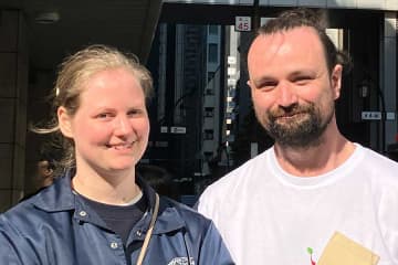 「いつでもちょっとした食べ物が買えるのは良いですよね」　イギリス人が日本のコンビニを大絶賛　「何度も食べた」ものとは