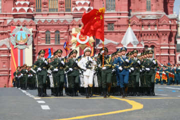 中国軍儀仗隊、ソ連大祖国戦争勝利80周年記念の閲兵式に参加