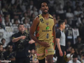 第3Qで20－5のランを披露、琉球が島根を破りSFへ…試合最多26得点挙げたローの活躍光る