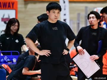ベルテックス静岡、東大出身の森高大HCが続投…指揮官1年目は西地区3位の34勝26敗