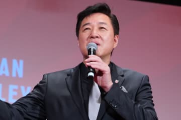 「これまた豪華♥」川合俊一会長、サッカー界の名将との“意外な2S”にファン驚嘆！「異文化交流？」「びっくりしました」