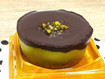 【成城石井】流行中の"ドバイチョコ"がまさかのケーキに？とろっサクふわ...クオリティが想像以上だった。《編集部レビュー》