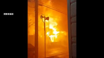 新発田市で住宅全焼し焼け跡から1人の遺体見つかる…住人の50代女性と連絡取れず　三条市でも雑居ビルに入る飲食店など5棟以上延焼し消防隊員など2人軽傷　新潟