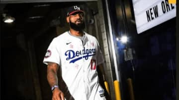 「これは熱い」NBAキング、レブロン・ジェームズが大谷翔平の桜ユニで登場