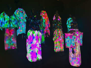 パリコレで話題、ANREALAGEの“光る衣装”はどのようにして生まれたかーー「壊れにくいLED」と「衣服の技術」を活用した裏側を訊く