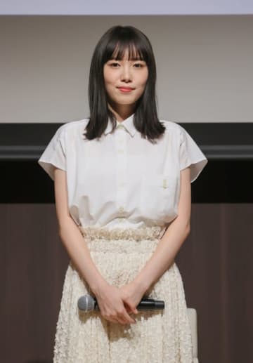 「ばっさり切った」飯豊まりえ、イメチェン姿に衝撃走る「あれ？」「めっちゃショート」