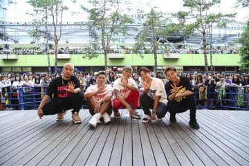 DOBERMAN INFINITY、ベストALリリースイベントで5周年を祝福