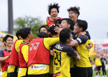 J1柏、岡山下し10戦負けなし　横浜FCなど勝つ