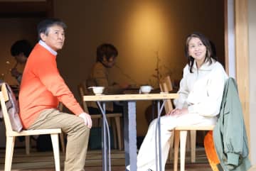 千明（小泉今日子）は医師・成瀬（三浦友和）との出会いに心をときめかせる！『続・続・最後から二番目の恋』第2話予告