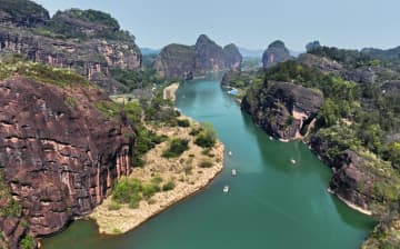 中国江西省の竜虎山、観光開発と環境保護を両立