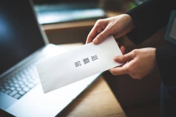 霜降り・粗品、”令和ロマンくるま・吉本契約終了”に対して「事務所退所の真相」を独自に推測…ネットでも反響さまざま「くるまに対して粗品が良い先輩すぎる」「吉本の事になると歯切れ悪くる」「吉本は会社を守りたかっただけよ」