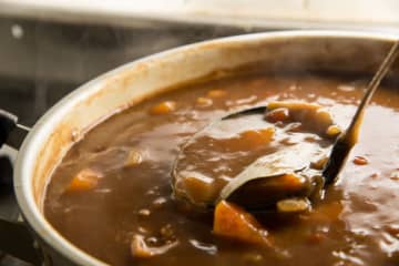 カレーがシャバシャバに水っぽくなってしまう原因5選　しっかりとろみをつけるための対処方法