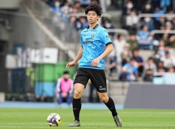 「冨安より多才」「日本人は常に注目だ」20歳の日本代表DFに海外驚嘆！欧州クラブが関心か「C・ロナウドを抑えた瞬間、この若者の未来が見えた」