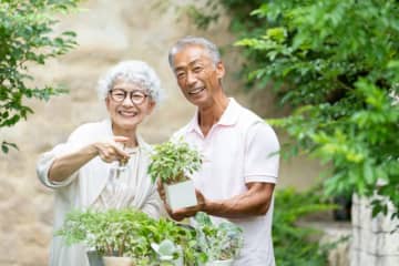 「老後がそれほど心配でない人」の貯蓄額はどのくらい？ 老後の安心度が増すボーダーラインとは