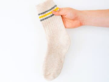 捨てるの待ったー！使い古しのストッキングや靴下が家じゅうで大活躍！使える「裏ワザ」だらけでした♪