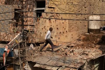 インドとパキスタンが停戦で合意、説明に食い違いも　何が起きたのか