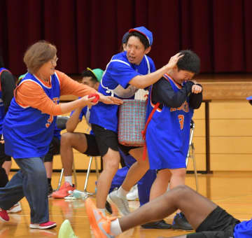茨城ロボッツ、水戸で感謝イベント　玉入れや綱引き　ファンやブースター、選手と交流深める