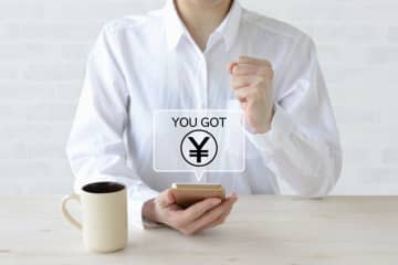 フリマアプリで「中古のゲームソフト」を売ったら4万円の収入がありました。税金はかかるのでしょうか？