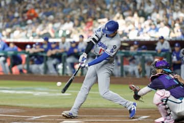 大谷、8試合連続安打　鈴木は適時打含む2安打
