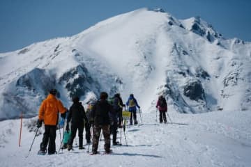 雪山のプロがナビゲート「谷川雪山フェス」 みなかみ山岳ガイド協会ワークショップ現地レポ【谷川岳ヨッホ by 星野リゾート】