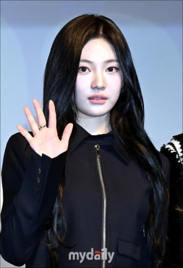 aespaのNINGNING、空港で飛び出してきた女性と接触…警備体制に批判の声