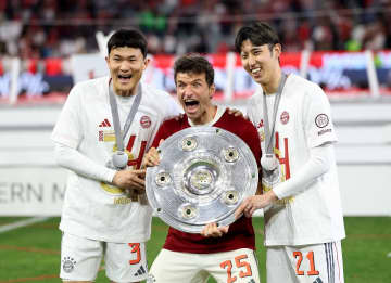【日本代表】森保監督と日本サッカー協会、起用法を再考すべきでは。伊藤洋輝はミュラーと最後に戦えなかった│バイエルンで初のリーグ優勝