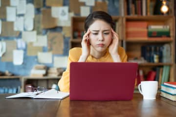 入社から1ヶ月、新卒の娘から「ノルマが厳しくて、今の会社でやっていける気がしない」と連絡が！ 入社1ヶ月で辞めると“失業手当”も出ませんし、デメリットも多いですよね…？