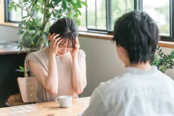 義姉が年に4度も長期滞在…夫婦のプライベートにも口出してきてうんざり　離婚すべき？　夫婦カウンセラーがアドバイス