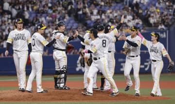オ1―7ソ（11日）　嶺井が2本塁打7打点