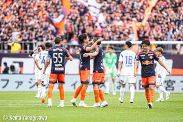首位・千葉、今治との上位対決を制す！　水戸が3連勝で4位浮上／J2第15節