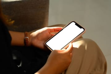 「iPhone 16e」が登場！ Appleの新たなエントリーモデル、その魅力と注意点を徹底解説