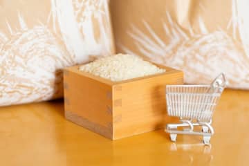 家族4人でお米を「月20kg」消費します。月のお米代が「1万7000円」を超え家計に大打撃なのですが、もう「5kg2000円」には戻らないのでしょうか？