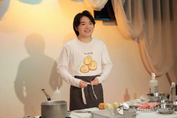 レコ大新人賞・小山雄大、“母の味”肉じゃが作りに大奮闘　“ヒヤヒヤ”料理企画の裏側