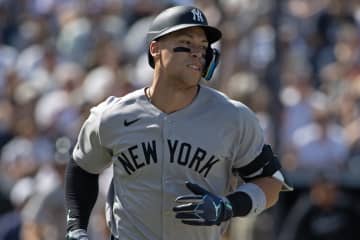 ヤ軍ジャッジが放った“２打席連続弾”に米衝撃「野球界最高の打者」MLB公式ラングス記者も熱視線「通算41戦でマルチ本塁打を記録。他の選手よりも２本多い...」