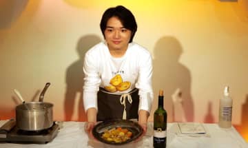 小山雄大がユーチューブで〝全国の母〟へ思い出の味「肉じゃが」に挑戦「初めての料理動画撮影でかなり大変でした」