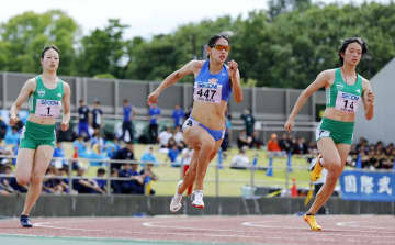 フロレス、女子200m制し2冠　関東学生陸上最終日